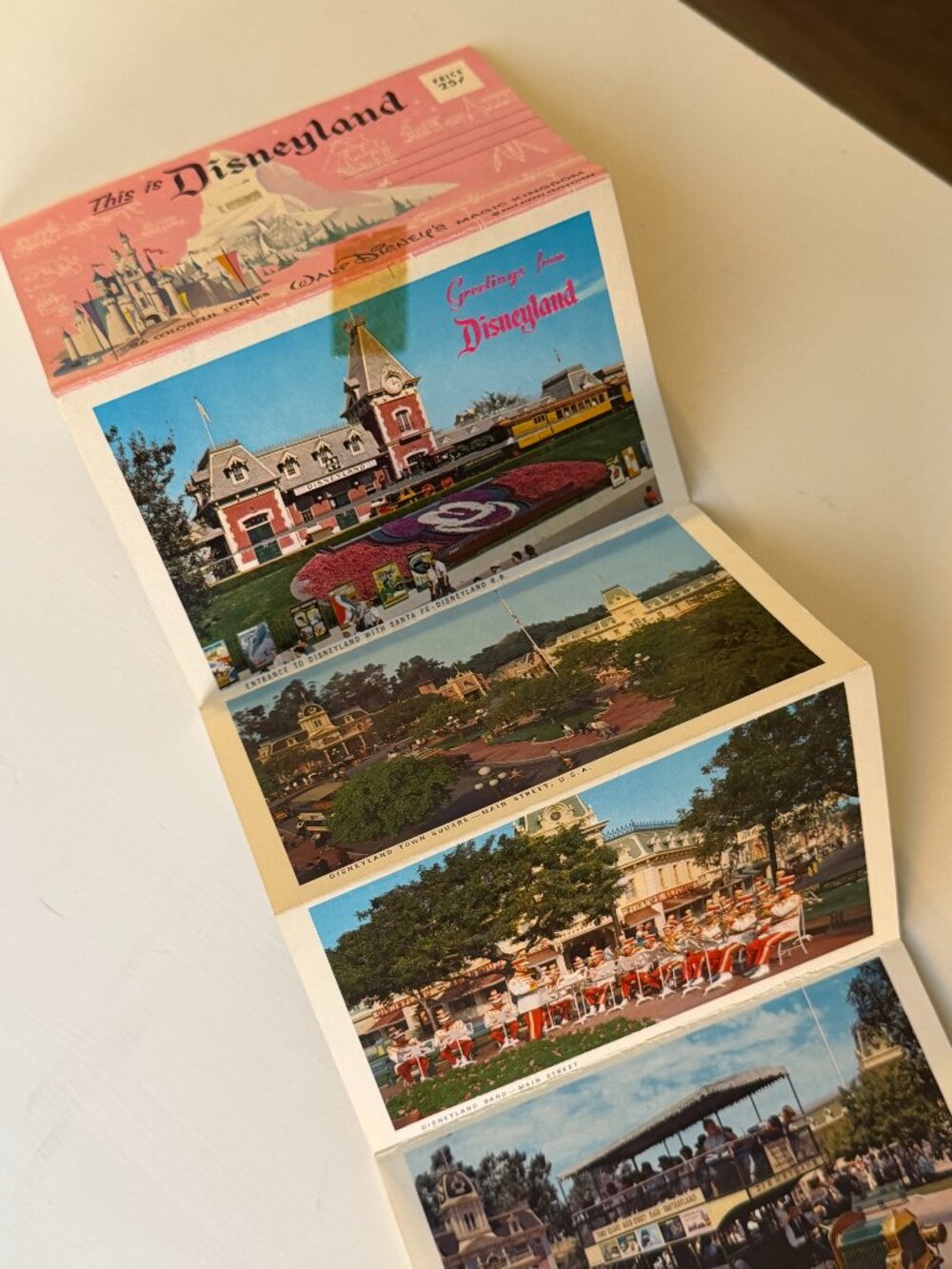 Vintage 1960s Disneyland Magic Kingdom Picture Postcard Book